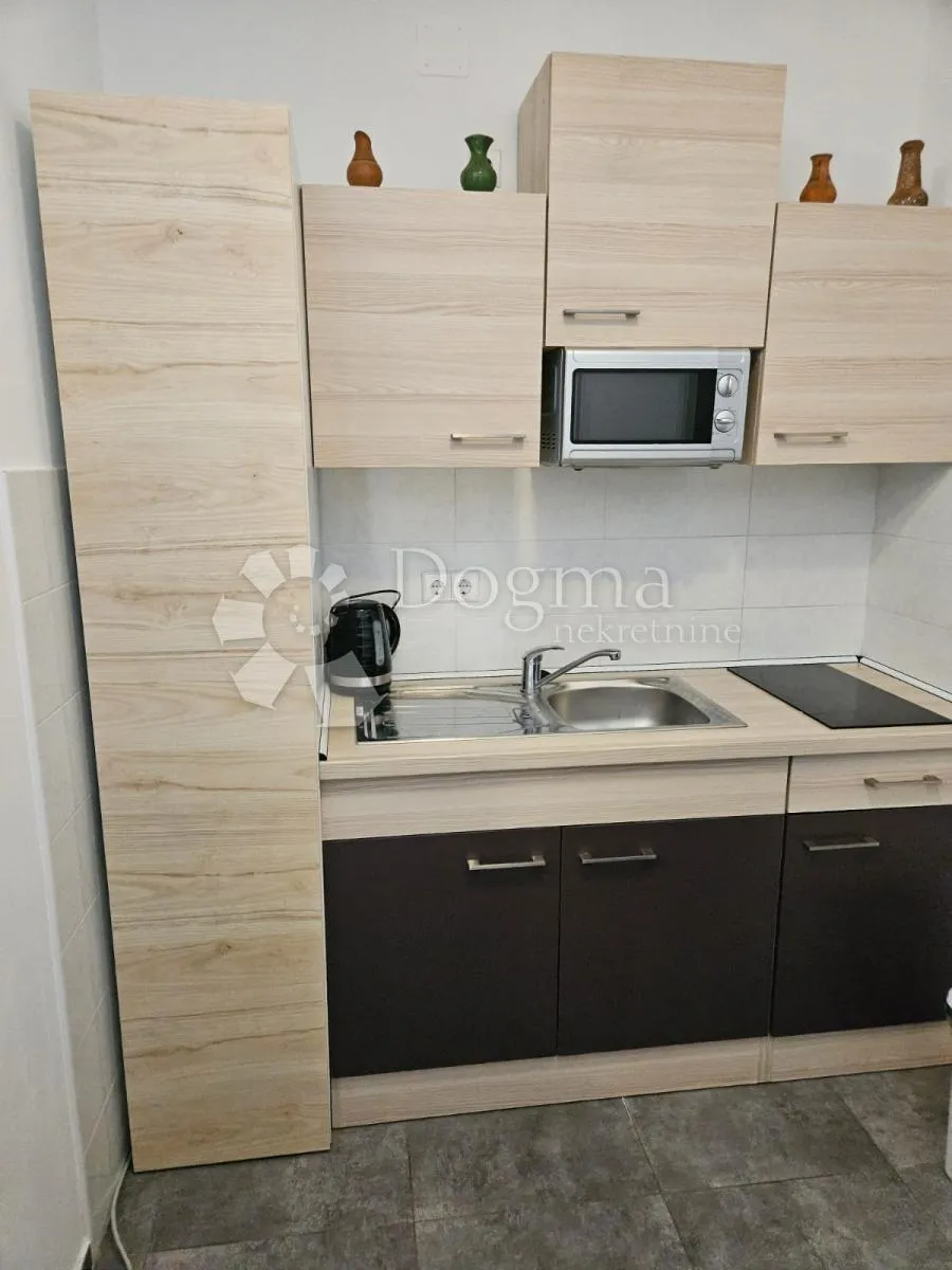 kuća za život i investiciju novalja - slika 11
