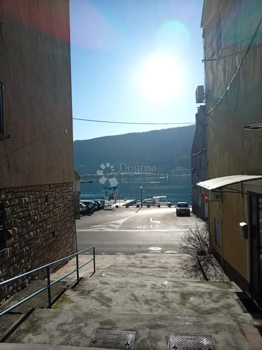 bakarski dragulj 35 m od mora – 70,58 m², terasa, dva ulaza! - slika 12
