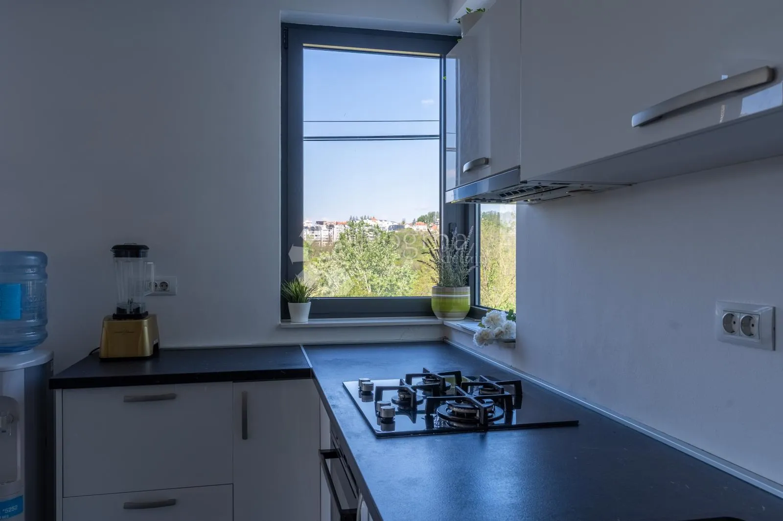 vrhovec, uređen 4 soban stan, garažno parkirno mjesto, - slika 11