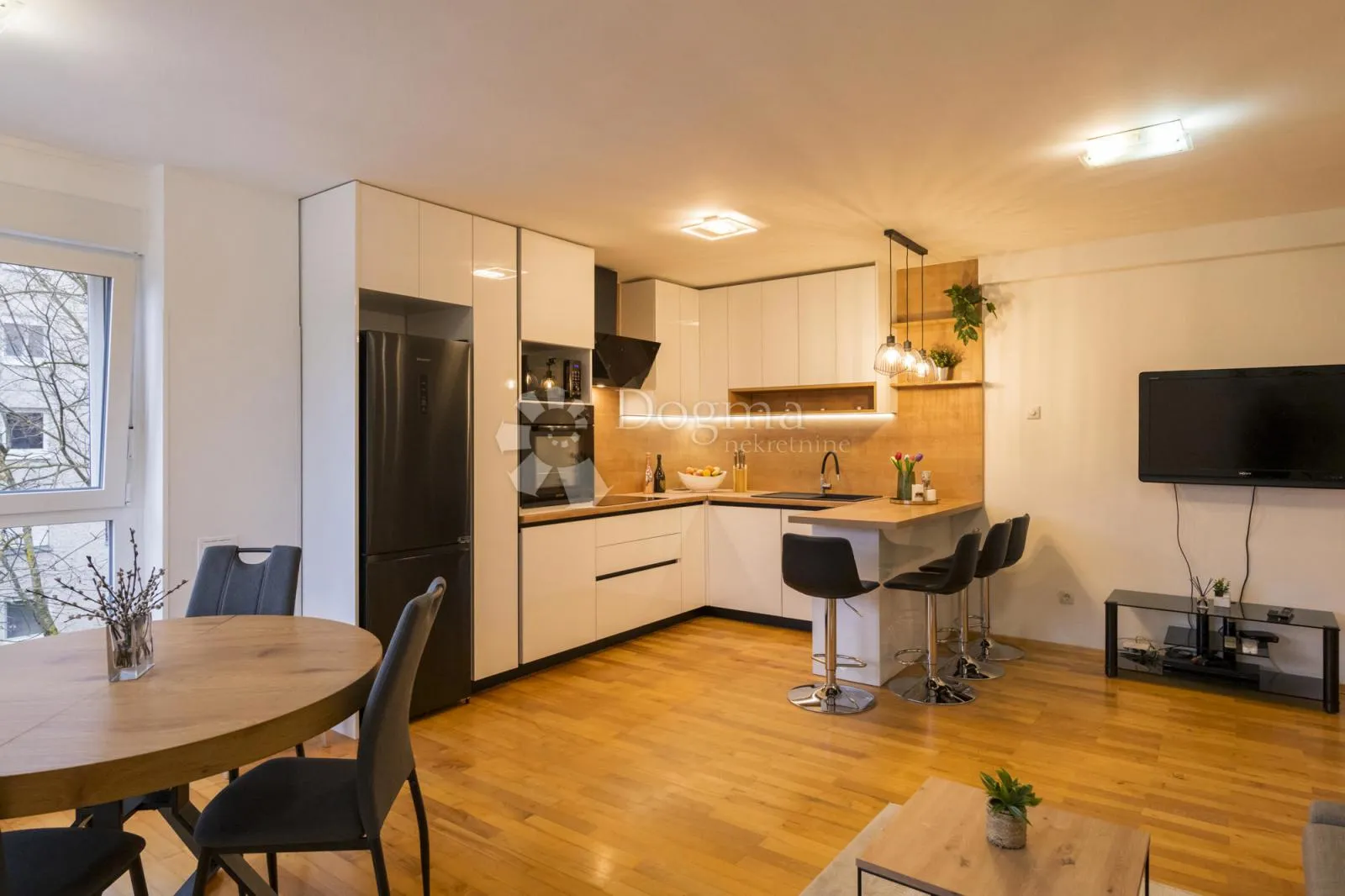 savica – novouređen 3-sobni stan 68 m², potpuno namješten - slika 3