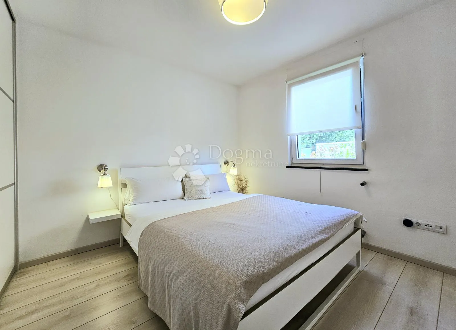 apartmanska kuća (4 jedinice) spremna za turizam - slika 15
