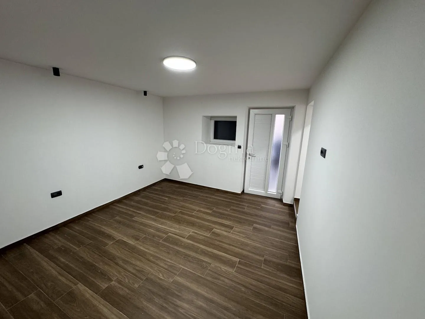 nova kuća u funtani sa 3 apartmana - slika 3