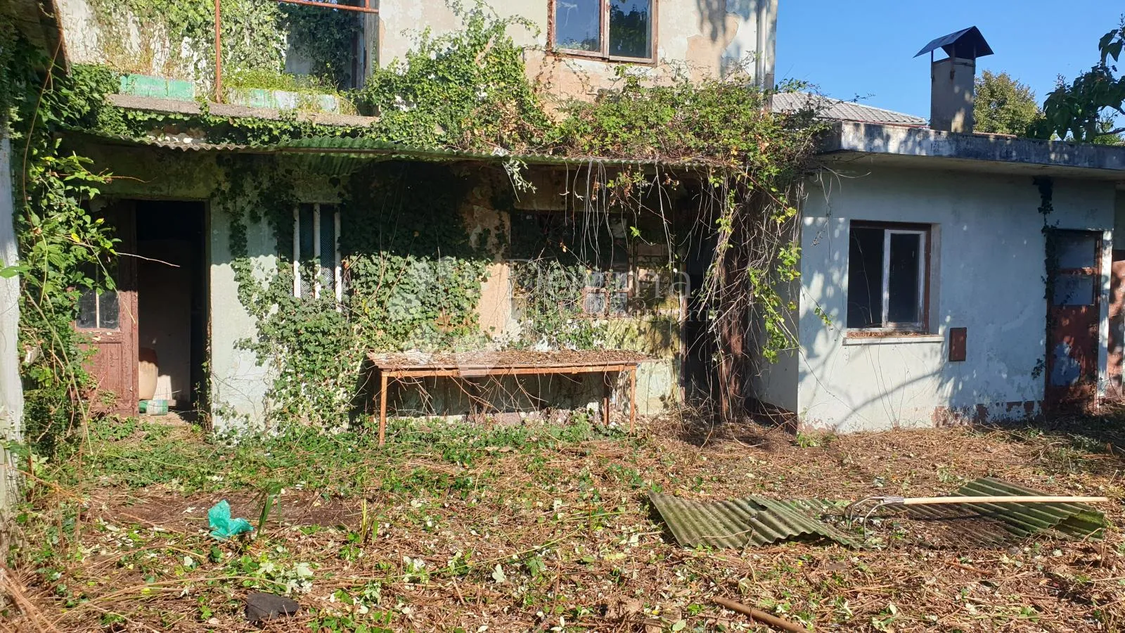 kuća za potpunu adaptaciju - mihotići - slika 5