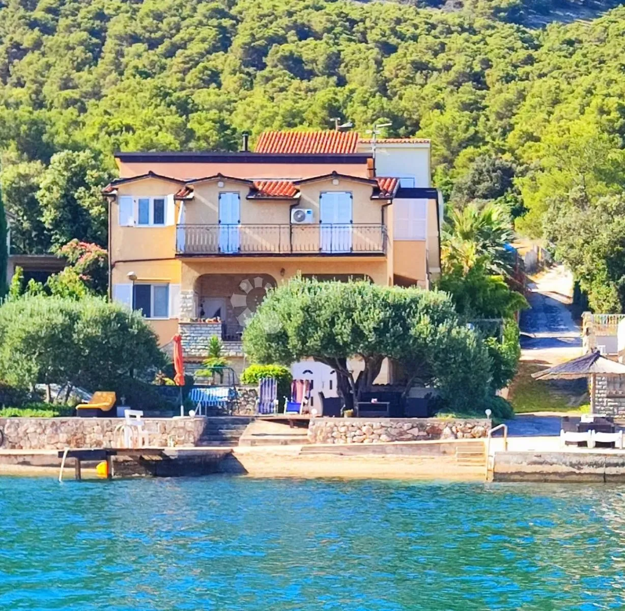 grebaštica, šibenik – ekskluzivna kuća u prvom redu do mora!! - slika 2