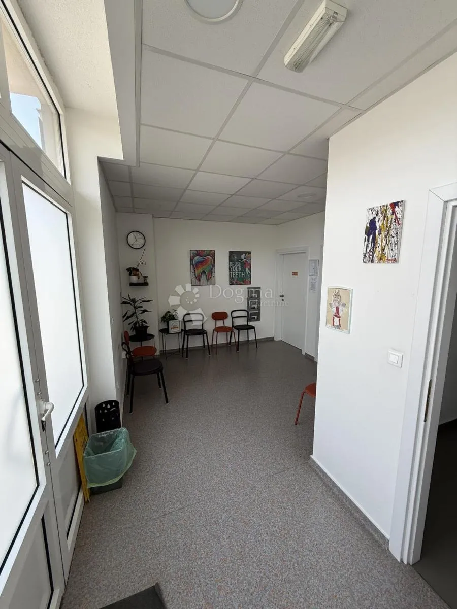 poslovni prostor 200m2 – zakup, centar viškova - slika 2