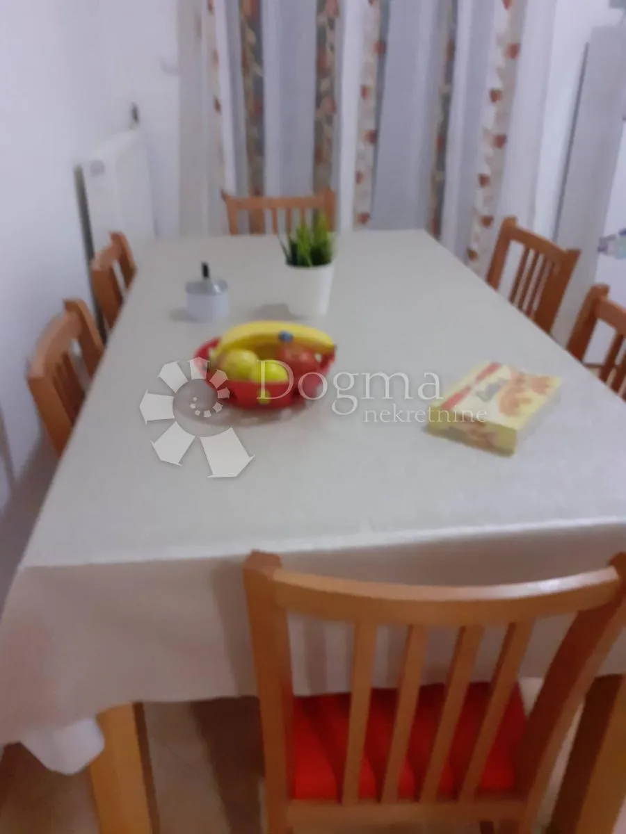 apartmanska kuća - slika 9