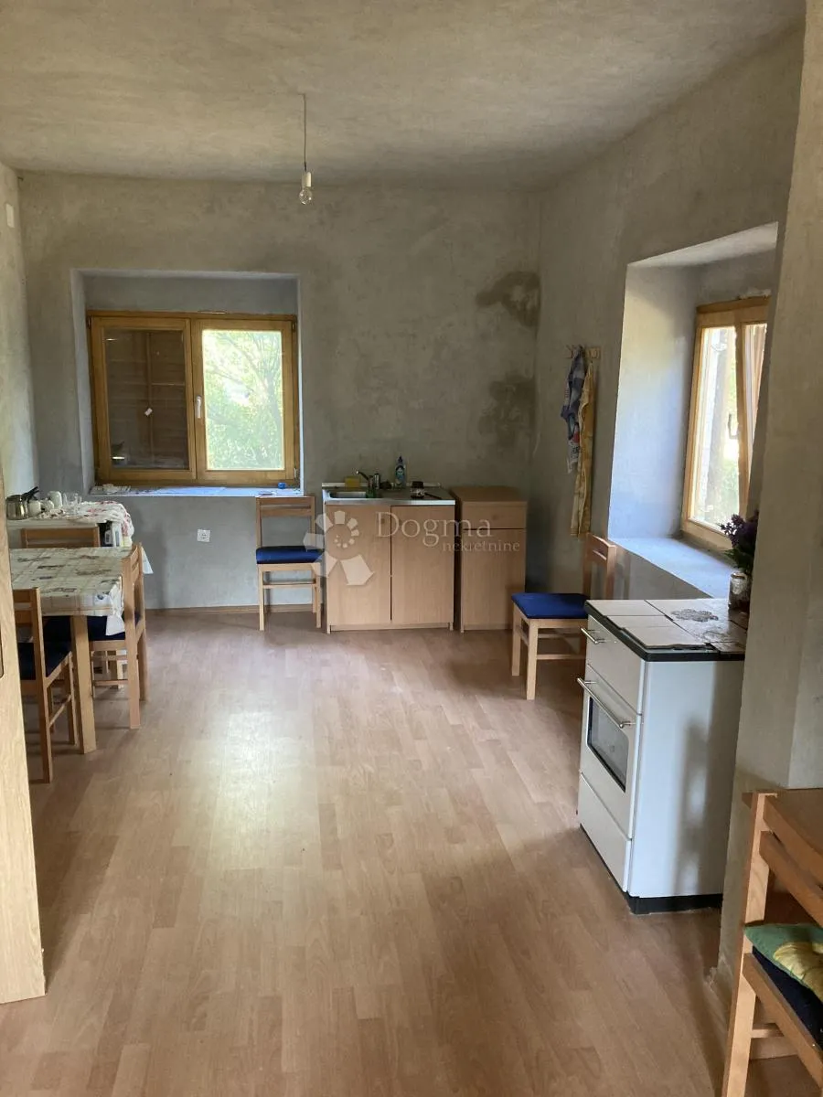 perspektivna kuća kraj izvora cetine - slika 13
