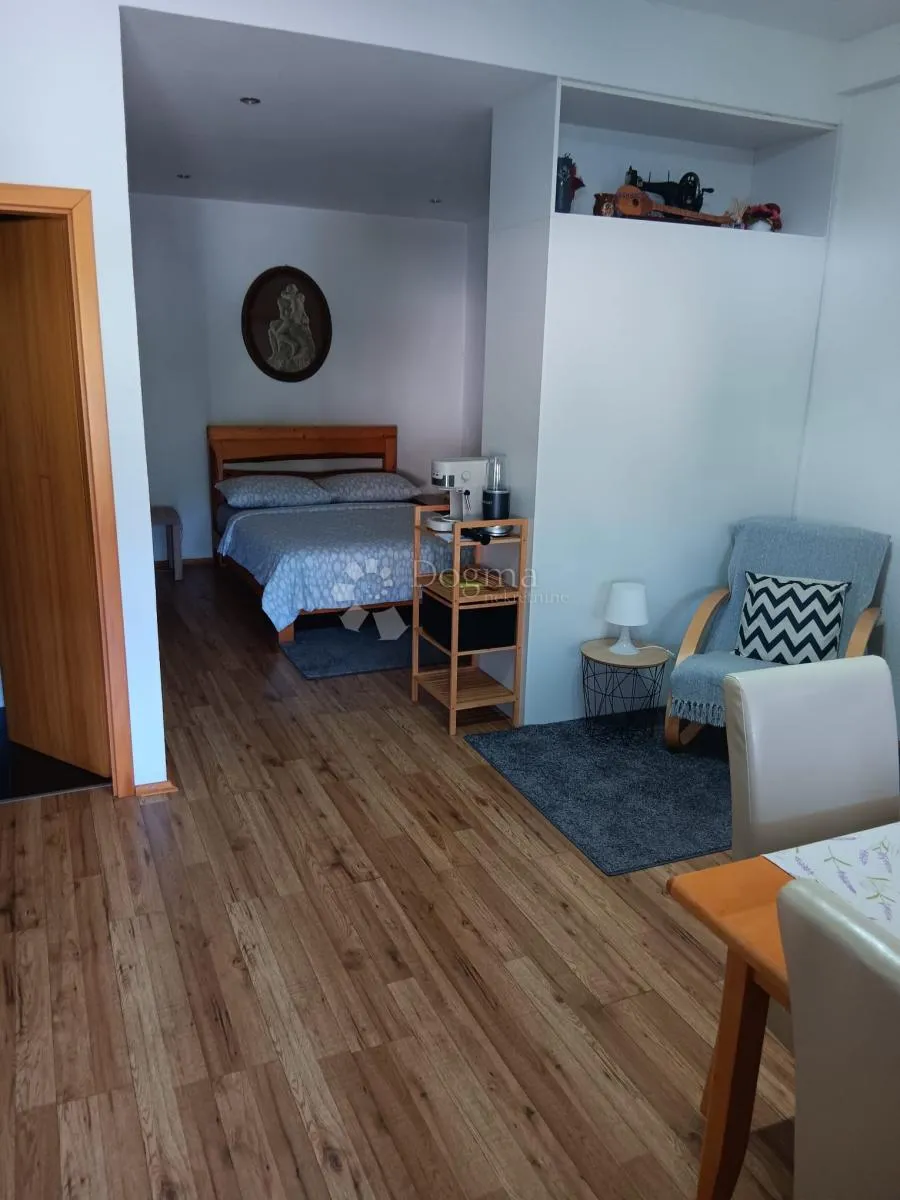 kuća u korenici, za investiciju i život - slika 25