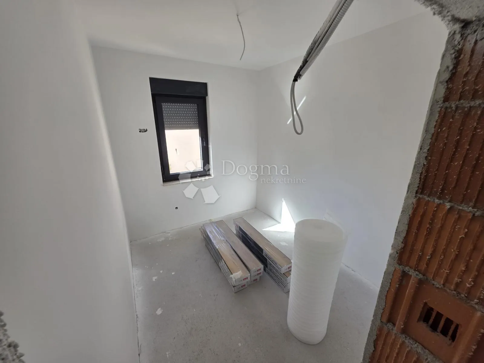 brodarica- prilika! novogradnja s pogledom - slika 10