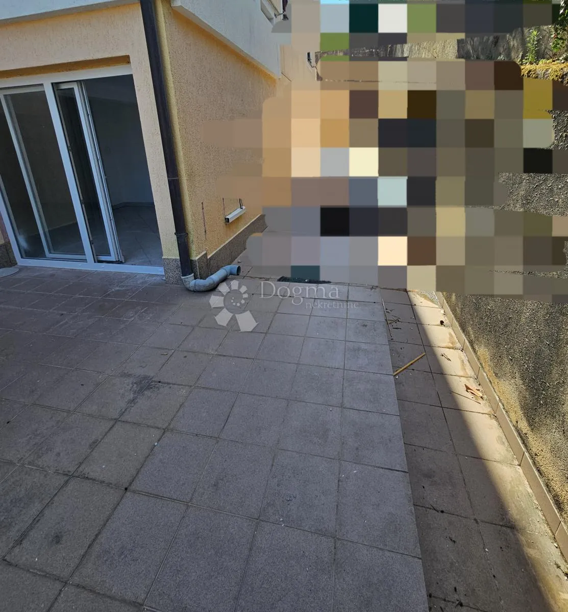 novo u ponudi! apartman njivice! - slika 2
