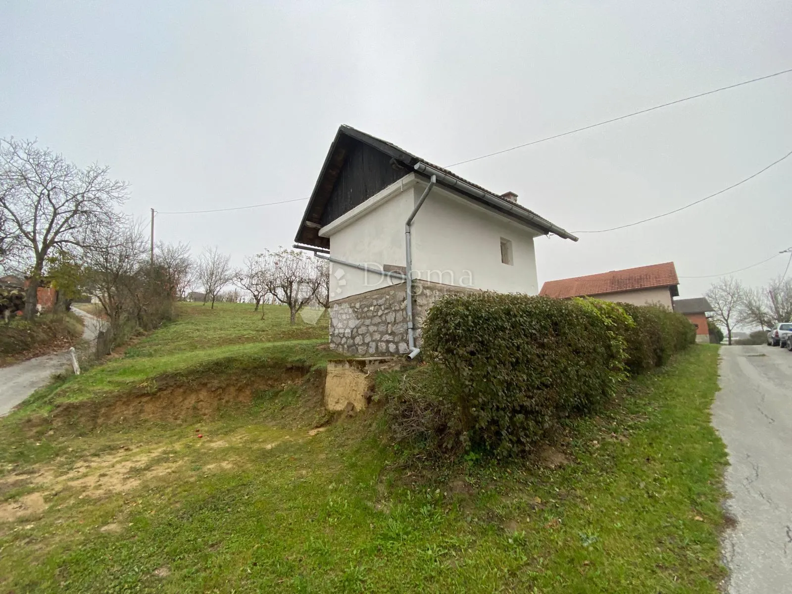 teren sa objektom za obnovu ili rušenje 1115m2 - slika 2