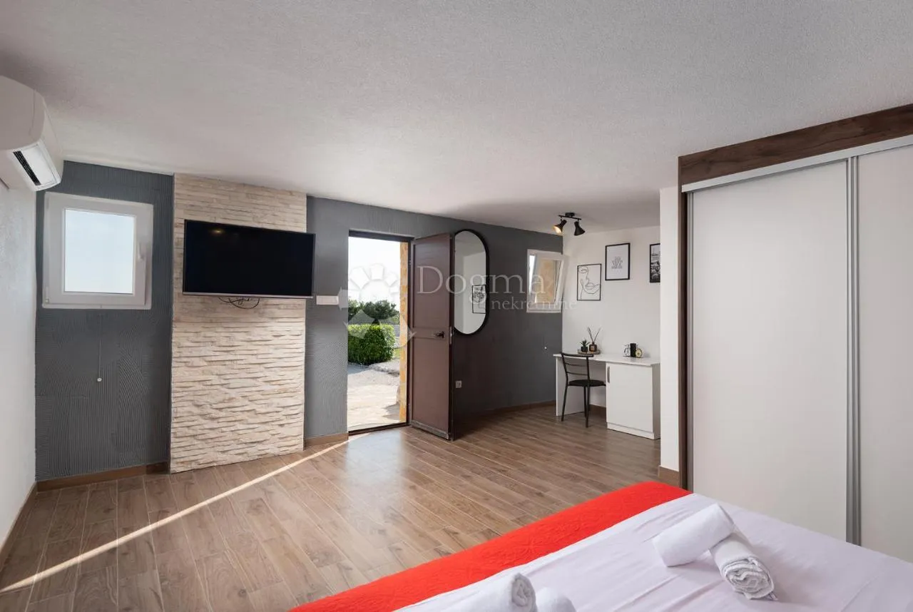 hacienda na braču 10000m2 okućnice - slika 14