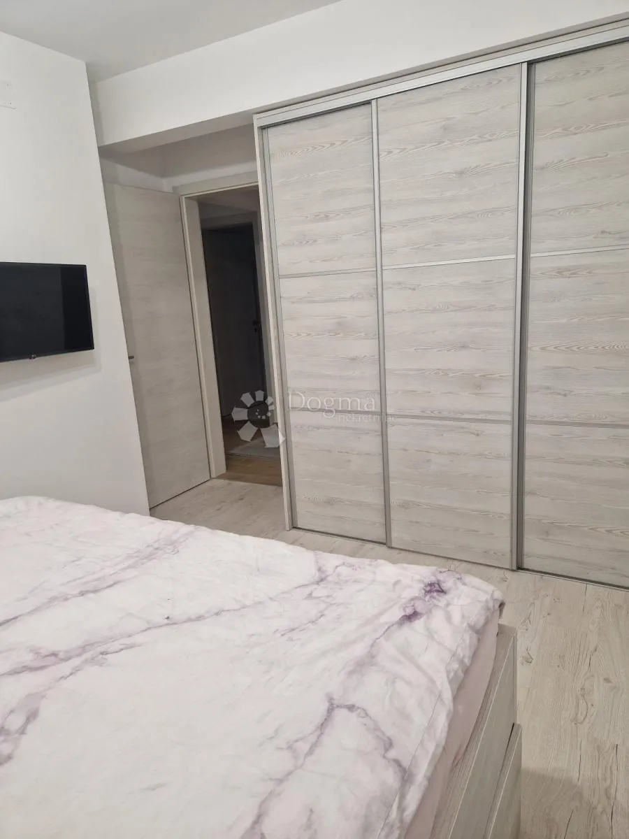 atraktivan apartman u prizemlju blizu mora - slika 7