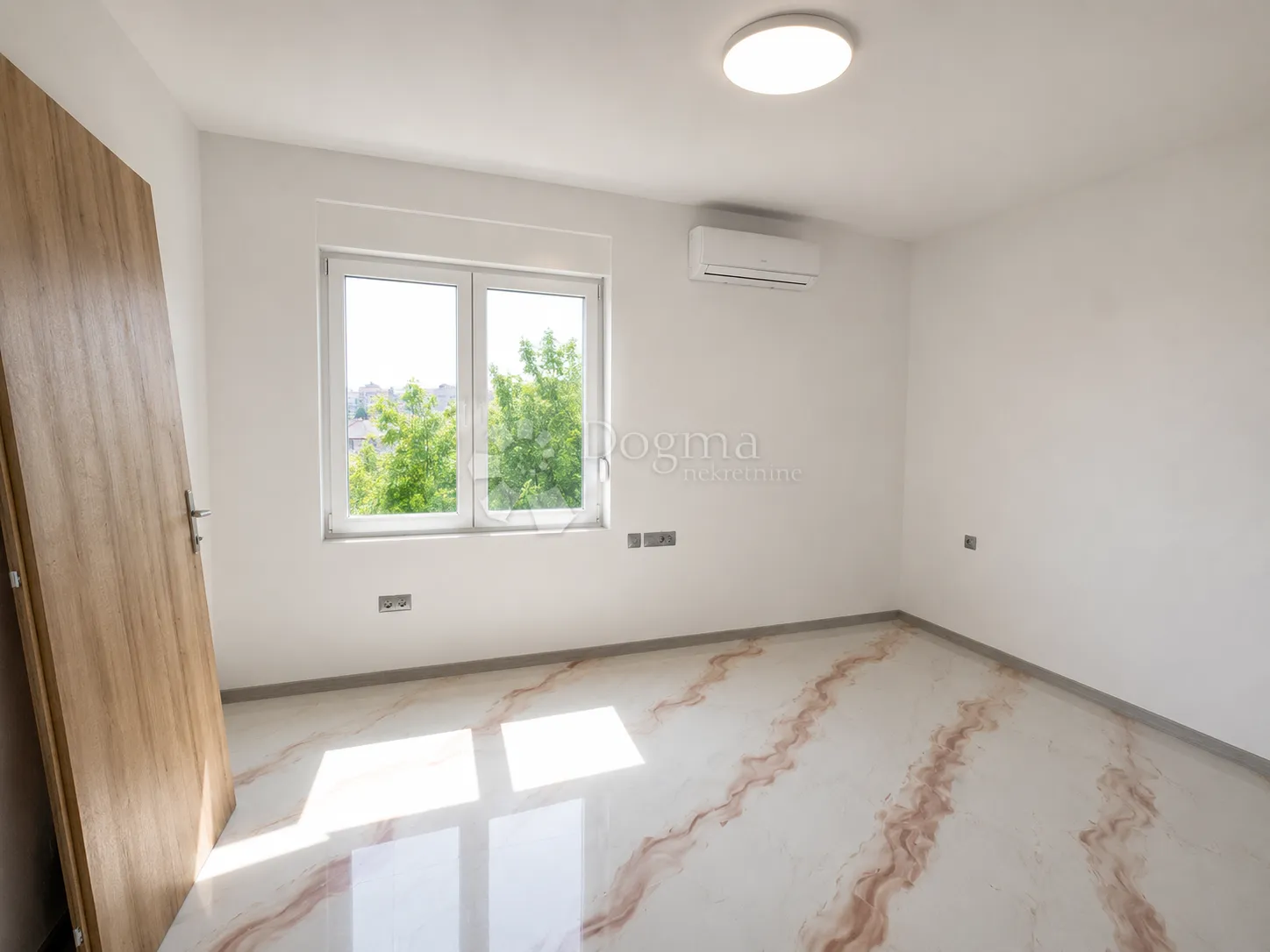 open space stan za najam - 100m2 u zbelavi - slika 4
