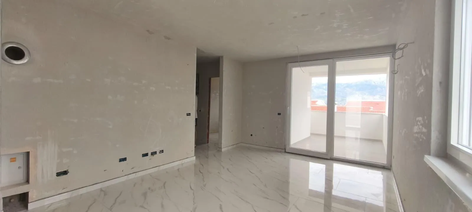 stan u prizemlju s vrtom i spektakularnim pogledom - ražanac - slika 2