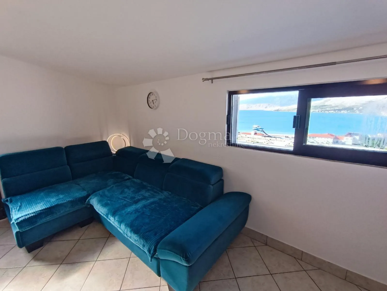 otok pag kuća sa 4 apartmana - slika 10