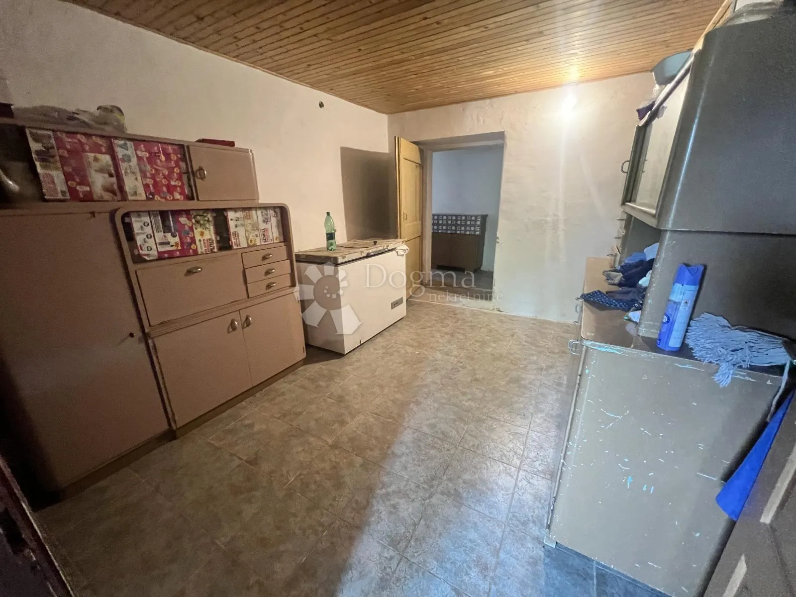 istarska kamena kuća u nizu s velikom okućnicom - slika 7