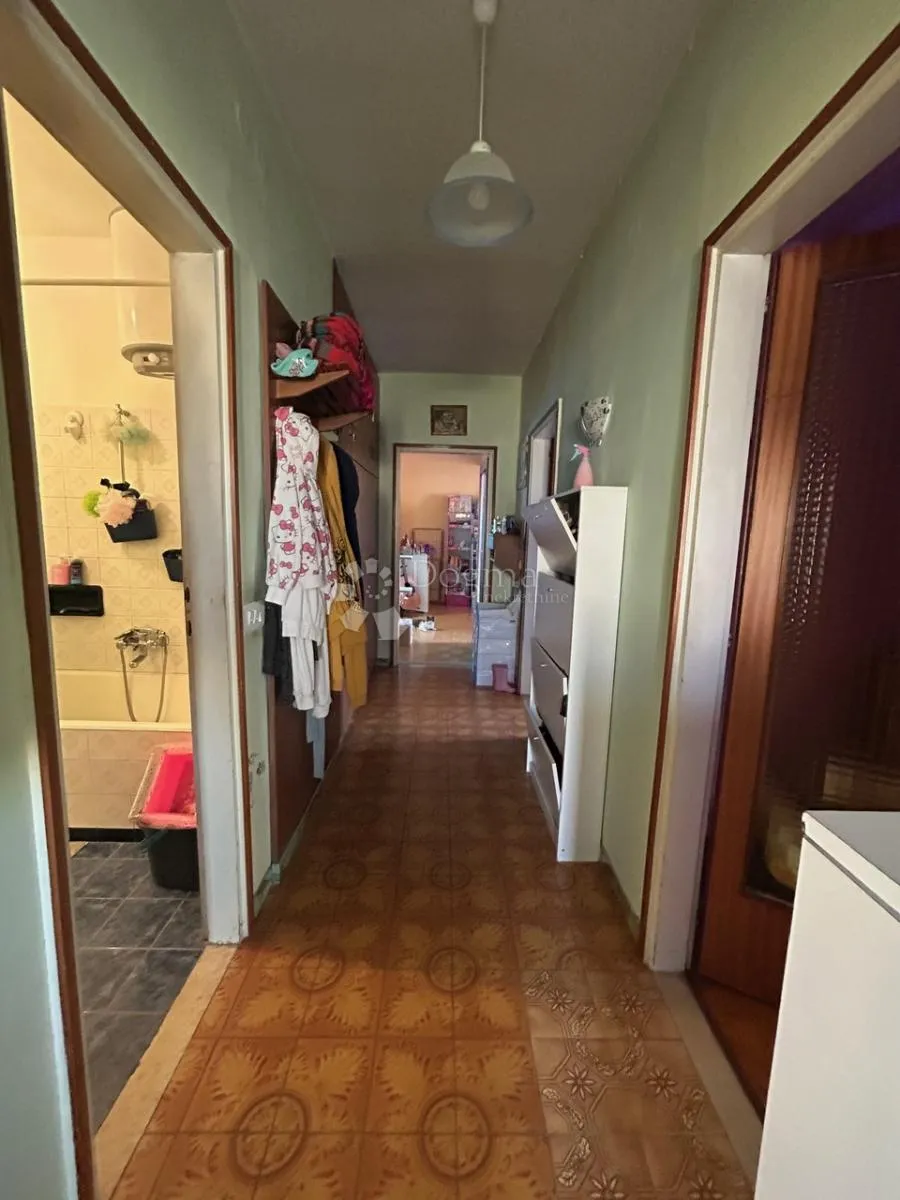 etaža sa velikom okućnicom - slika 6