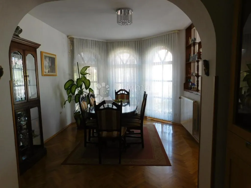 prekrasna kuća u pješčanoj uvali s 4 stana - slika 12