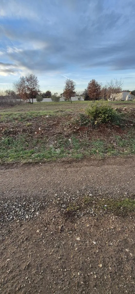 građevinsko zemljište 1 km od centra loborike - slika 13