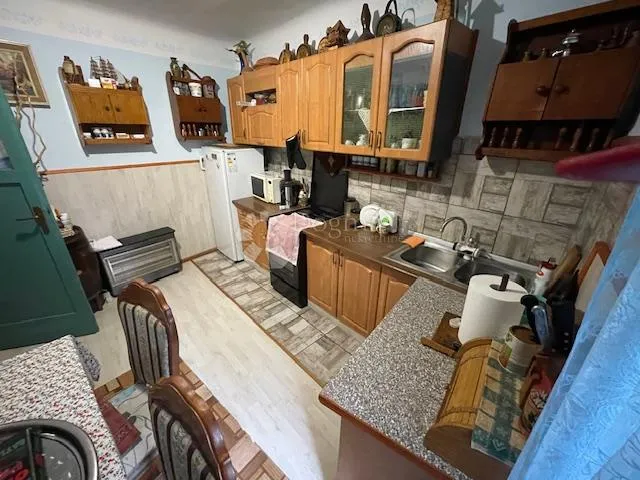 stan 55m2 uredan širi centar ,parking - slika 1