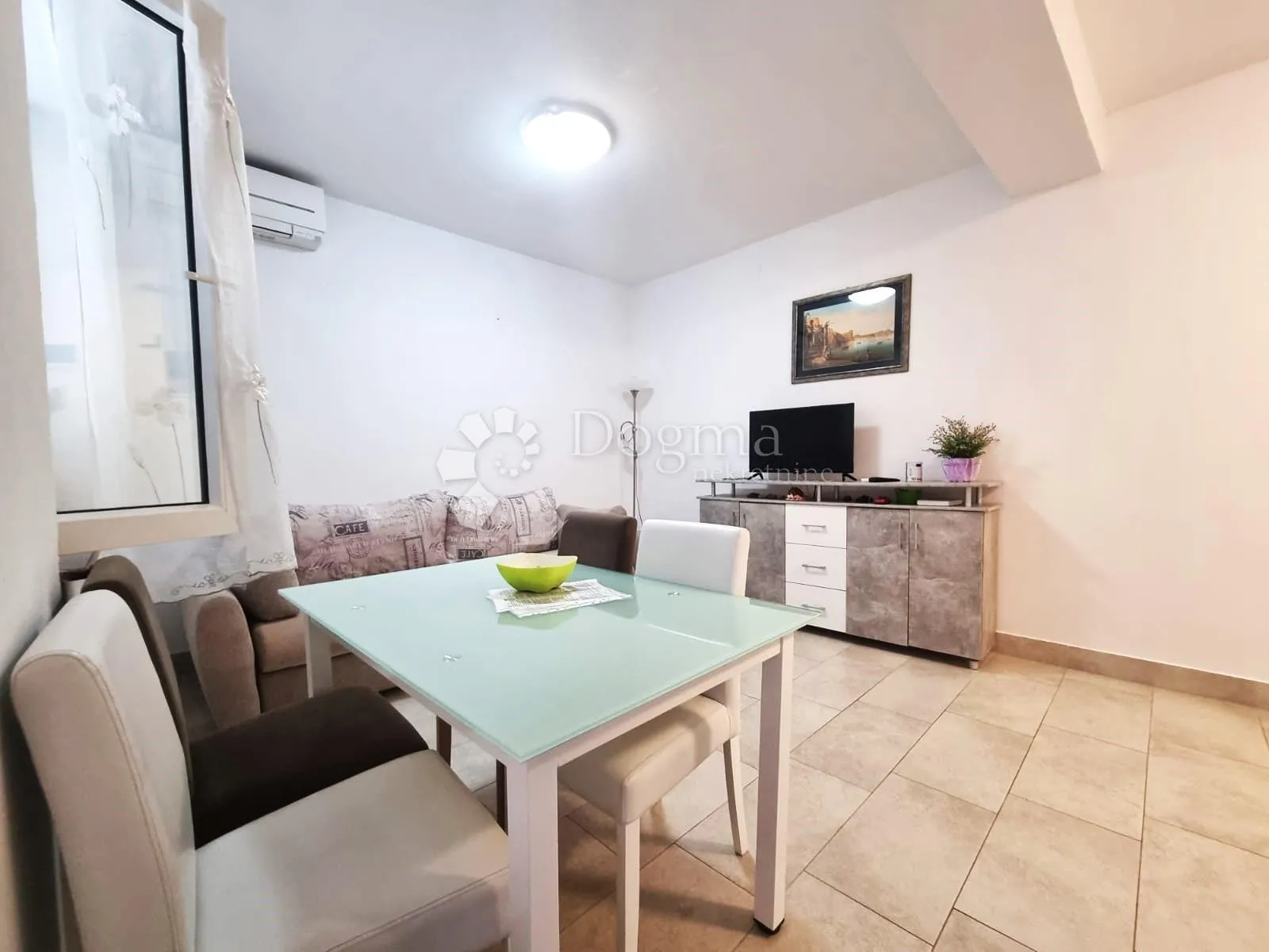 kuća sa 6 stambenih jedinica - 600m od mora! - slika 12