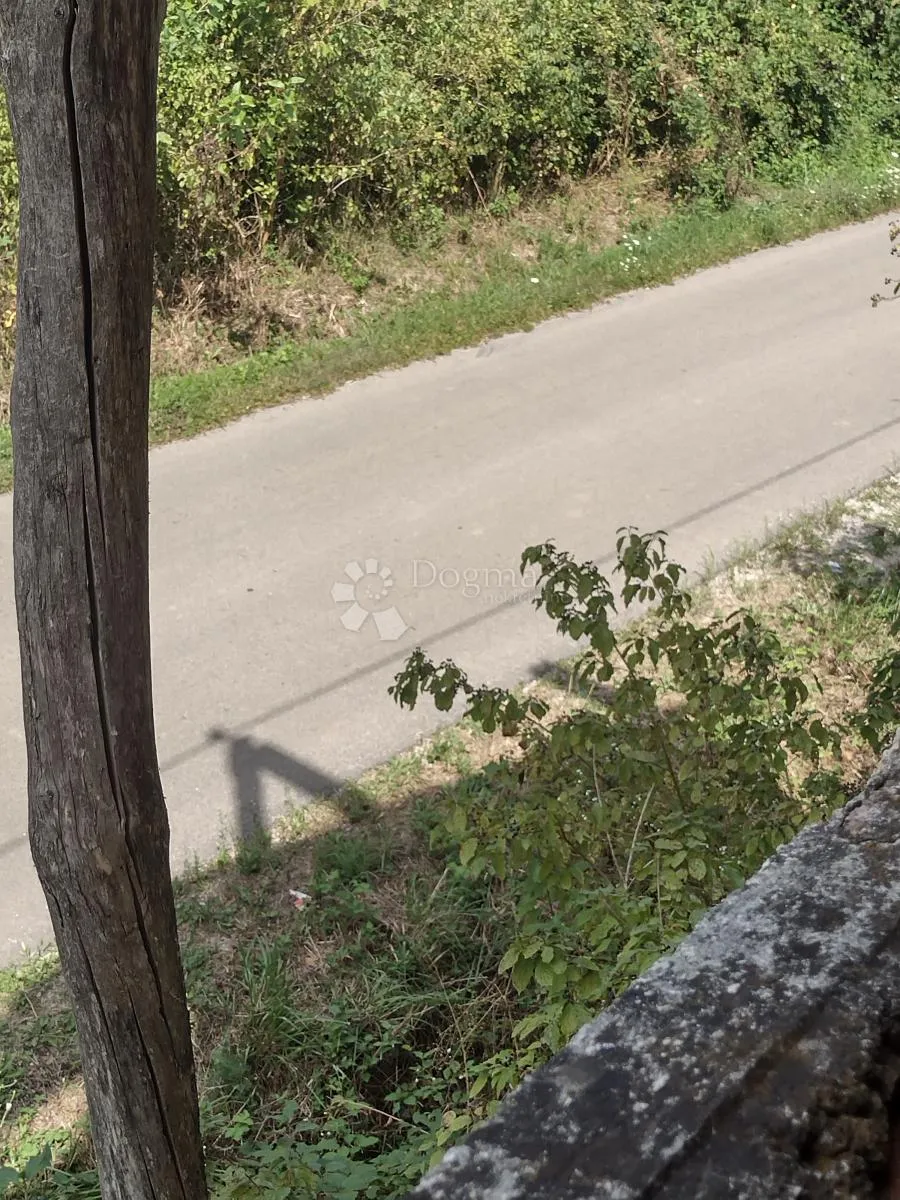 2 građevinske parcele, 2 kuće za adaptaciju - slika 7