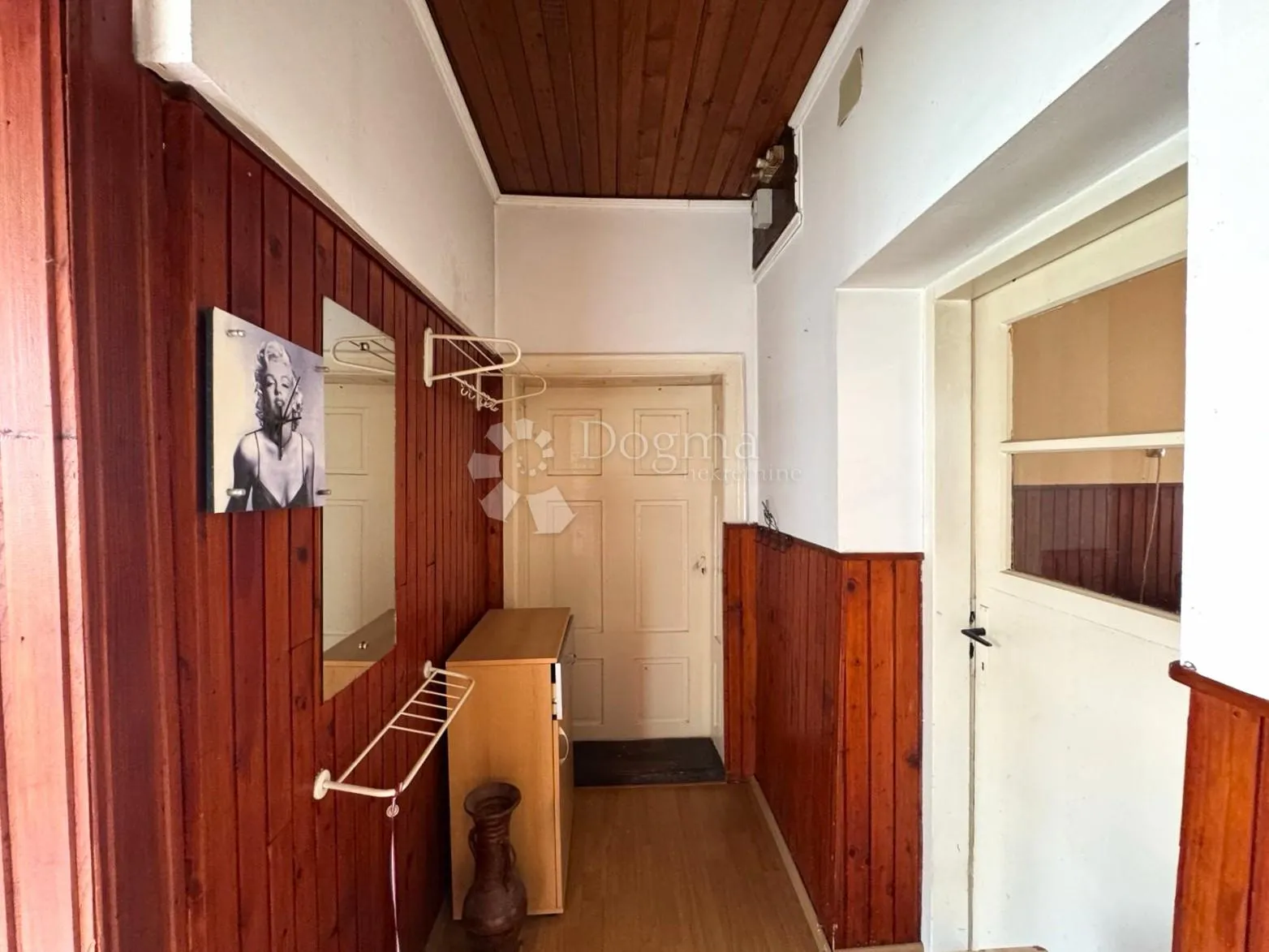 mala kuća, veliko zemljište – 1.422 m² mogućnosti u selniku - slika 2