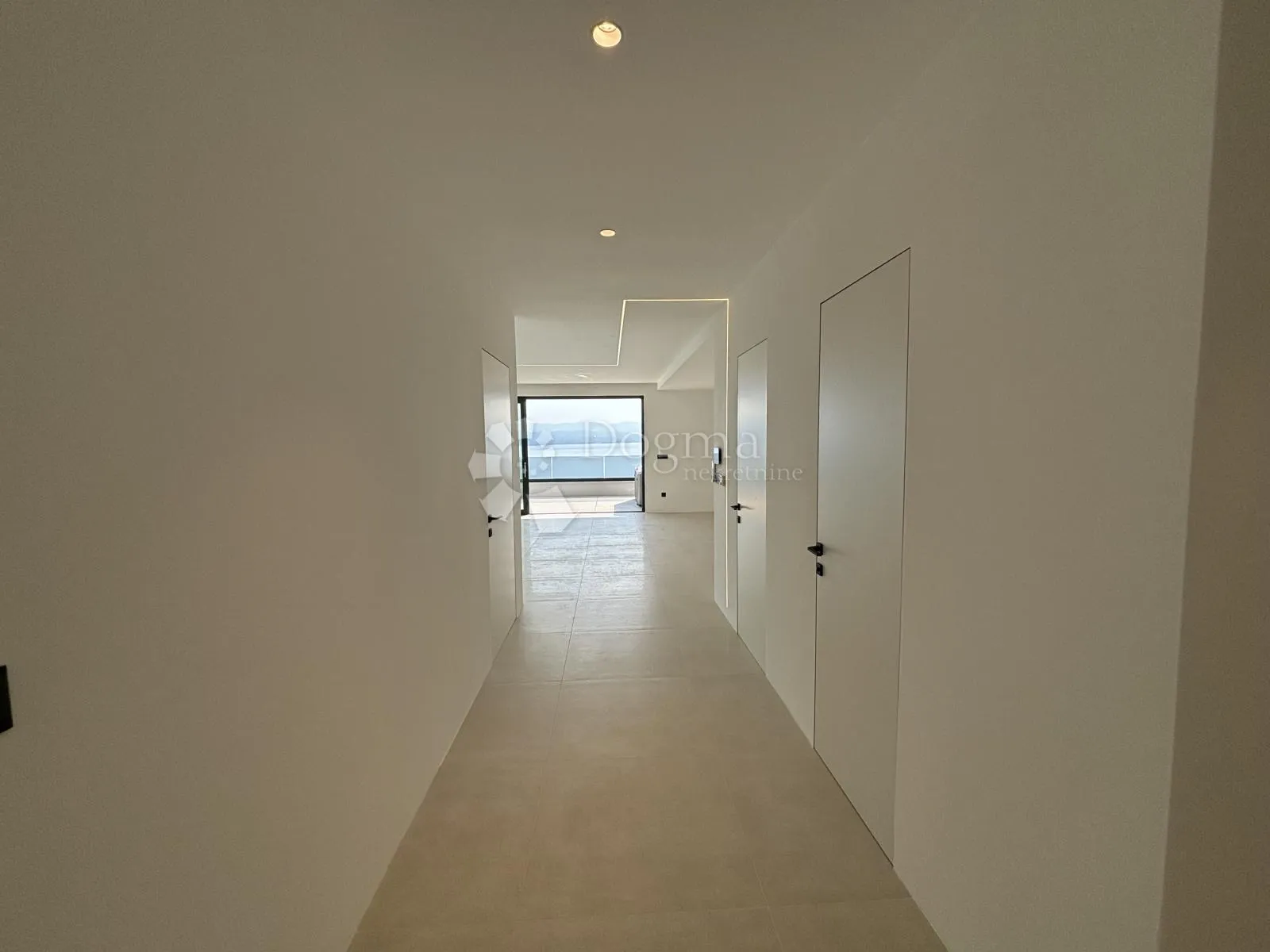 luksuzan stan, 144 m2, s pogledom (novogradnja) - slika 9