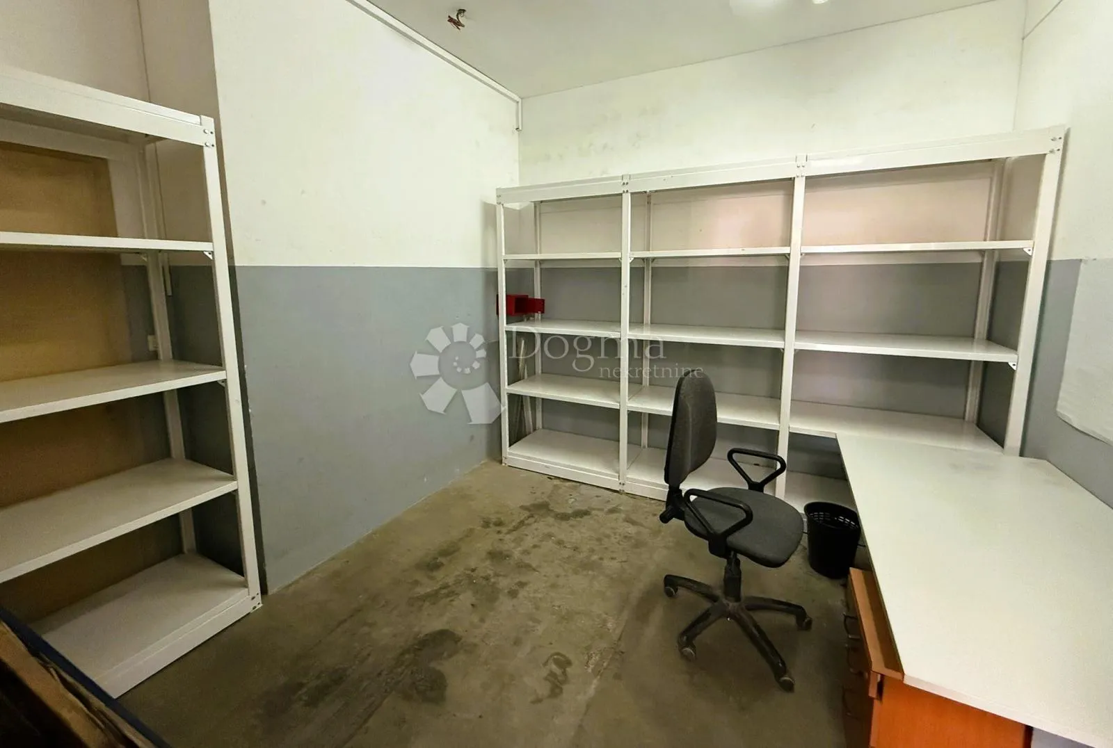 prostrana poslovna zgrada - idealna za restoran, trgovinu i događanja - slika 24