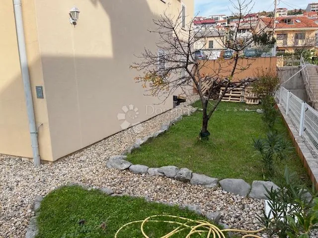 crikvenica,stan sa okućnicom s pogledom na more! - slika 15