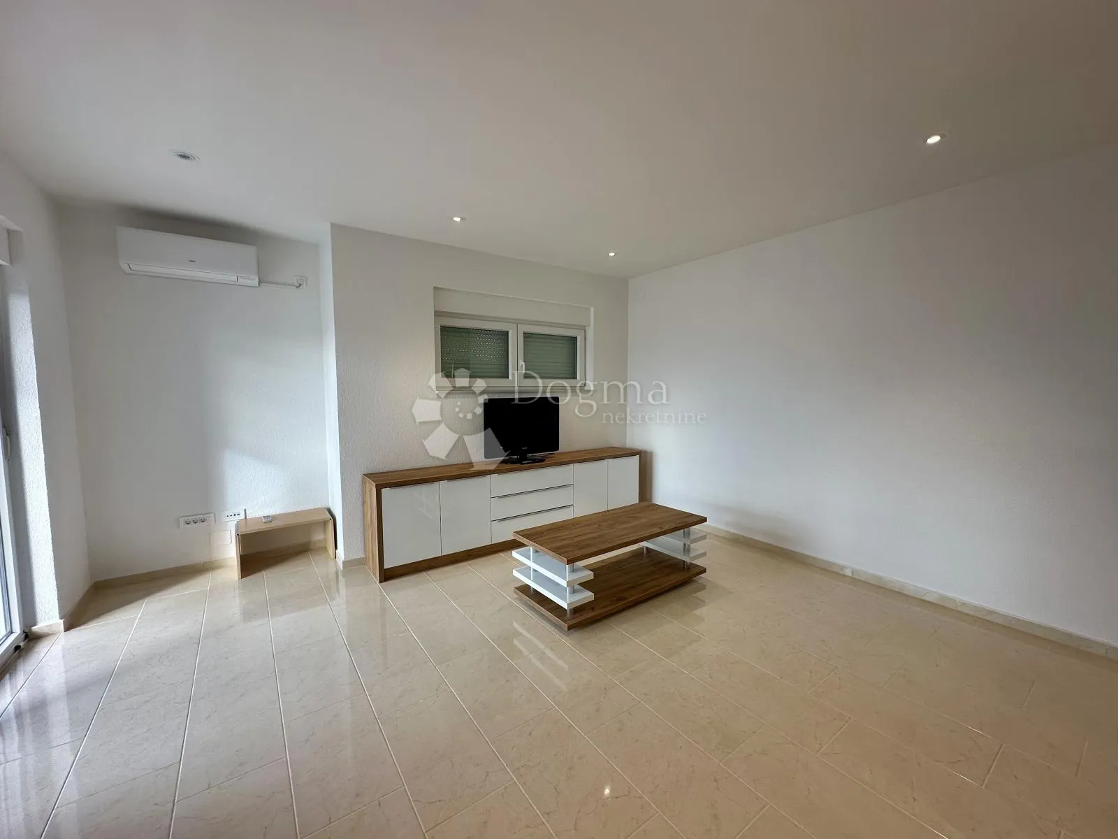 apartman crikvenica 80m2 sa pogledom na more - slika 10