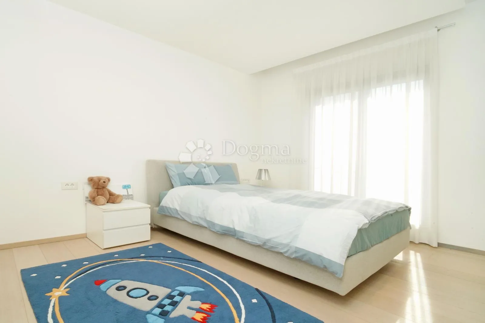 hi-tech rezidencija za dugoročni najam - slika 29