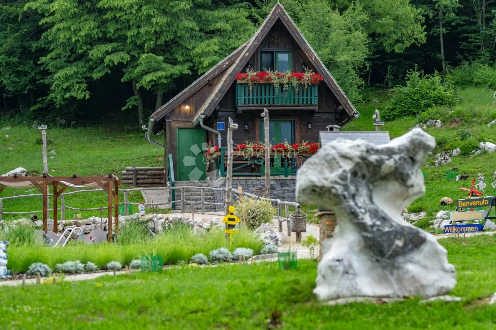 prodaje se seosko luksuzno imanje korenica - slika 9