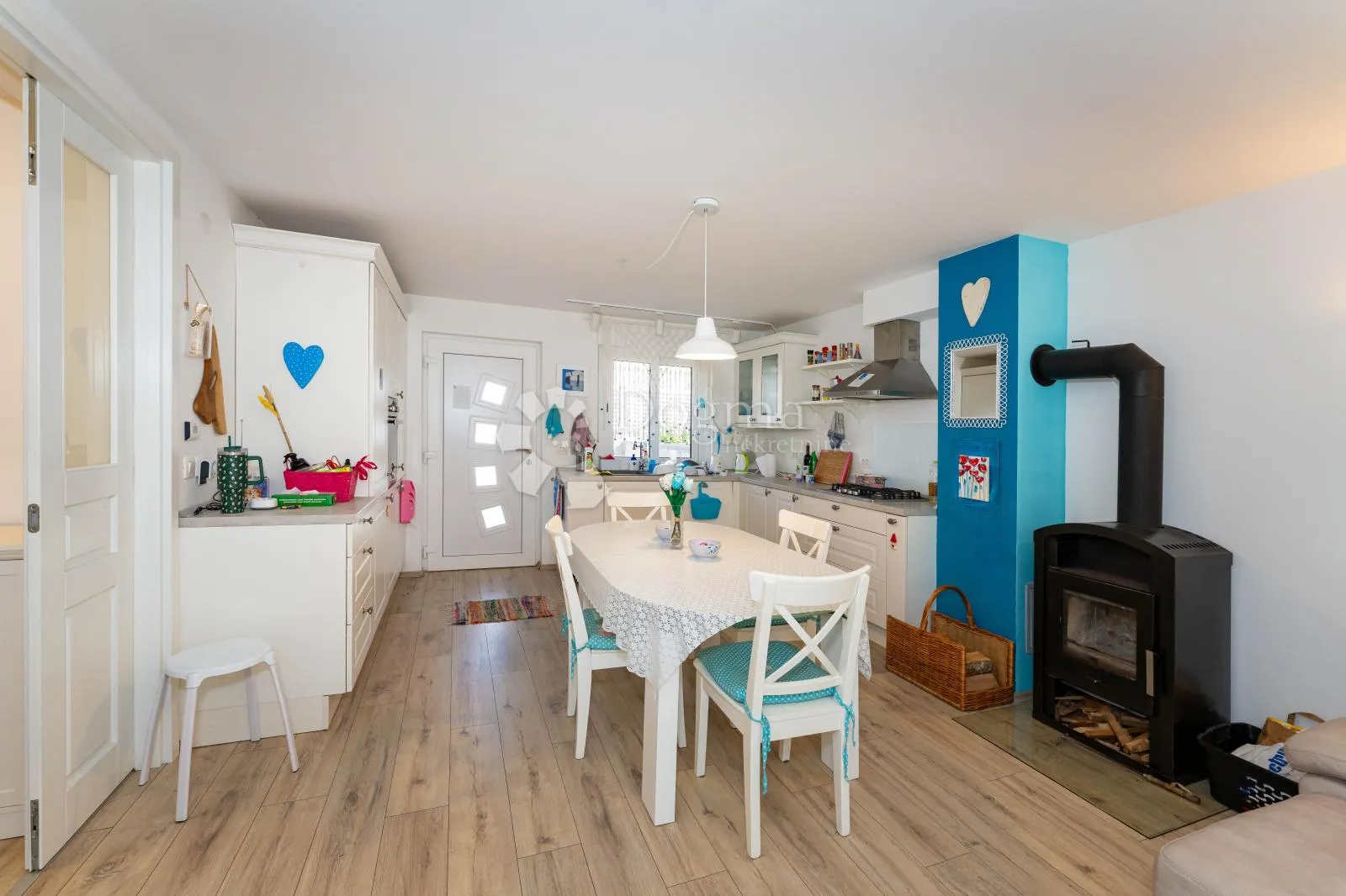 zaton-nin,luksuzna apartmanska kuća uz plažu,3 apartmana,pogled na more - slika 16