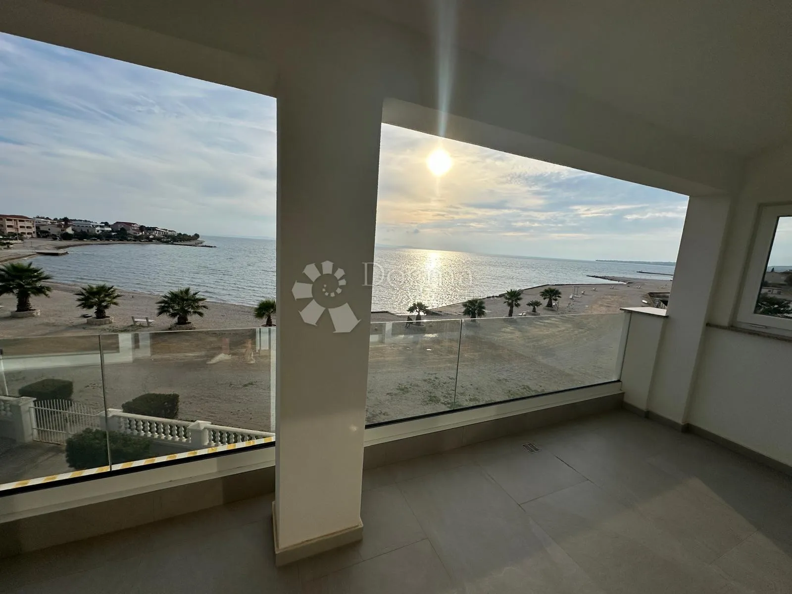 vir prodaje se apartman na atraktivnoj plaži 10 m od mora - slika 2