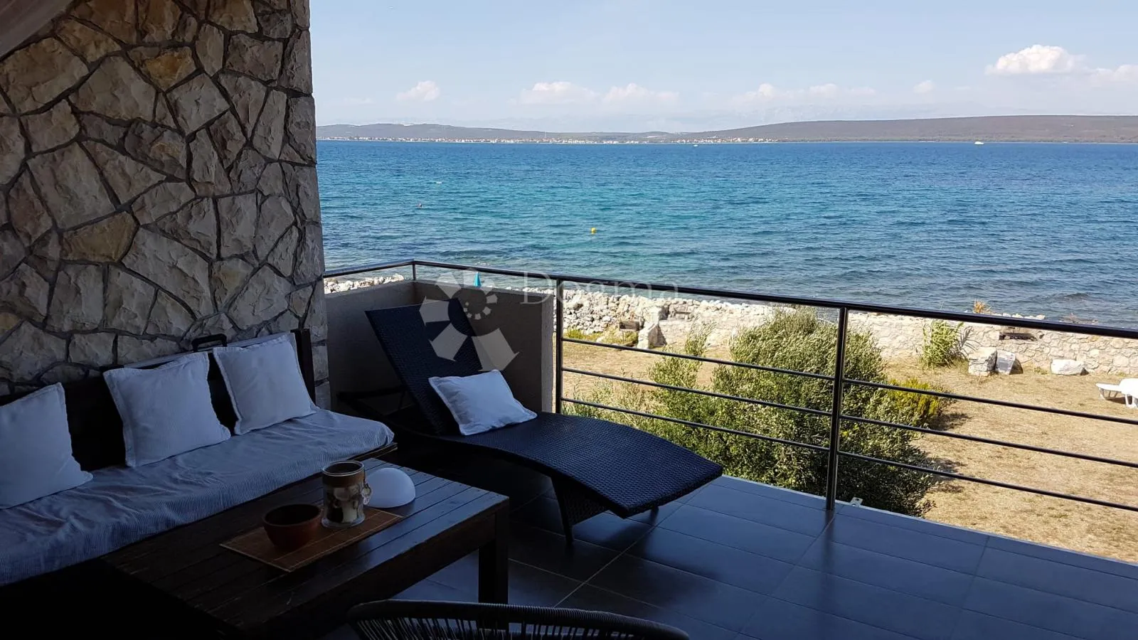 otok pašman, kuća sa 2 odvojena apartmana, 1.red do mora - slika 14