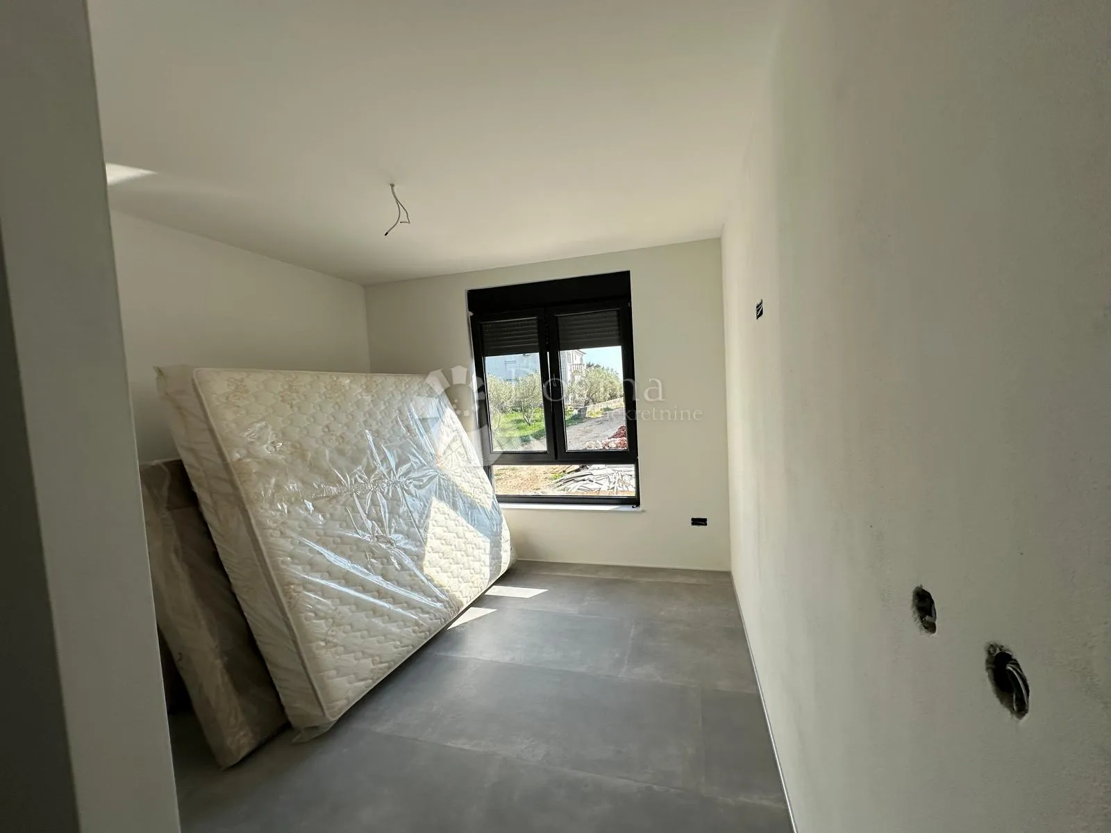 prodaje se kuća u vrsima roh bau - slika 9