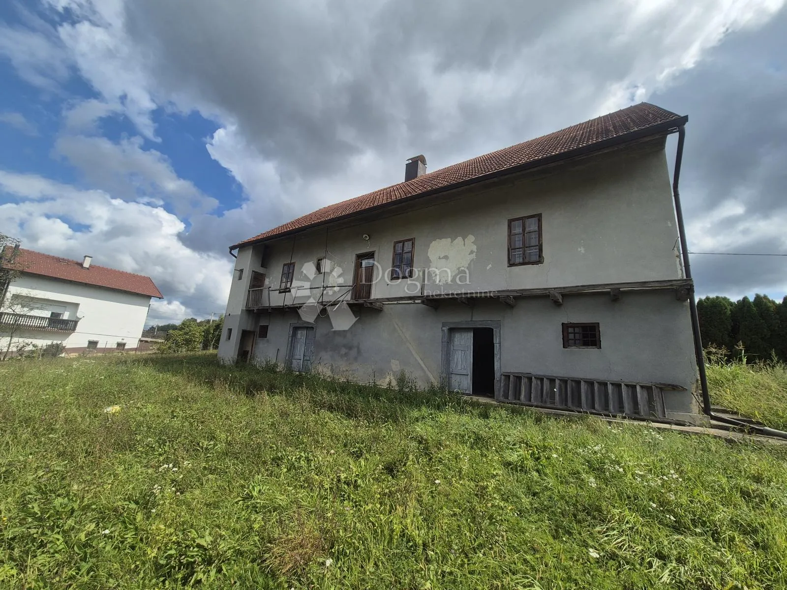 kuća starina djelomično renovirana sa 34.390m² zemljišta! - slika 12