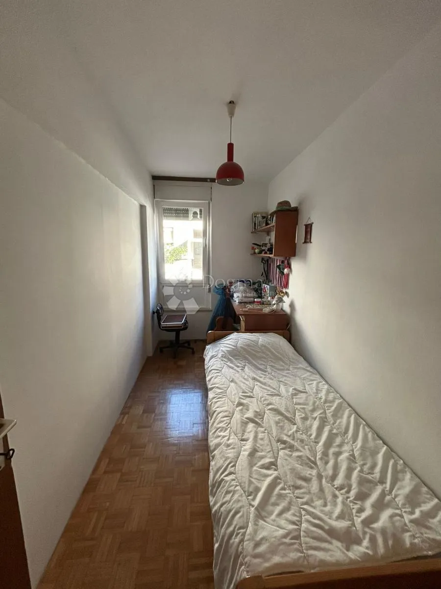 prizemni trosoban stan s terasama i vrtom – bili brig - slika 11