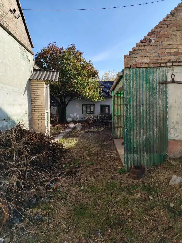 izvrsna prilika! kuća s dvorištem i pomoćnim objektima u kneževim vinogradima - slika 2