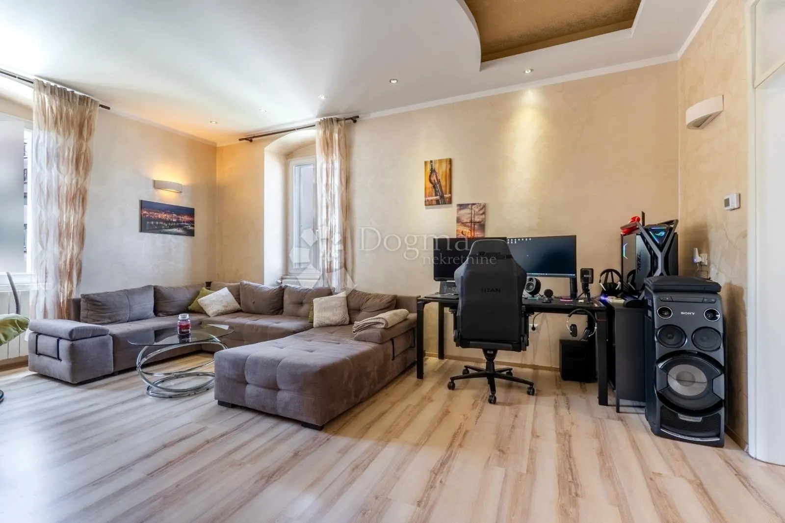 centar – 108 m², moderan 3s+db s parkingom - slika 2