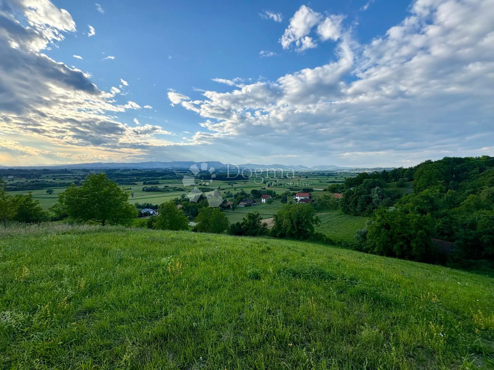 investicijsko imanje s pogledom na dolinu sutle - slika 43