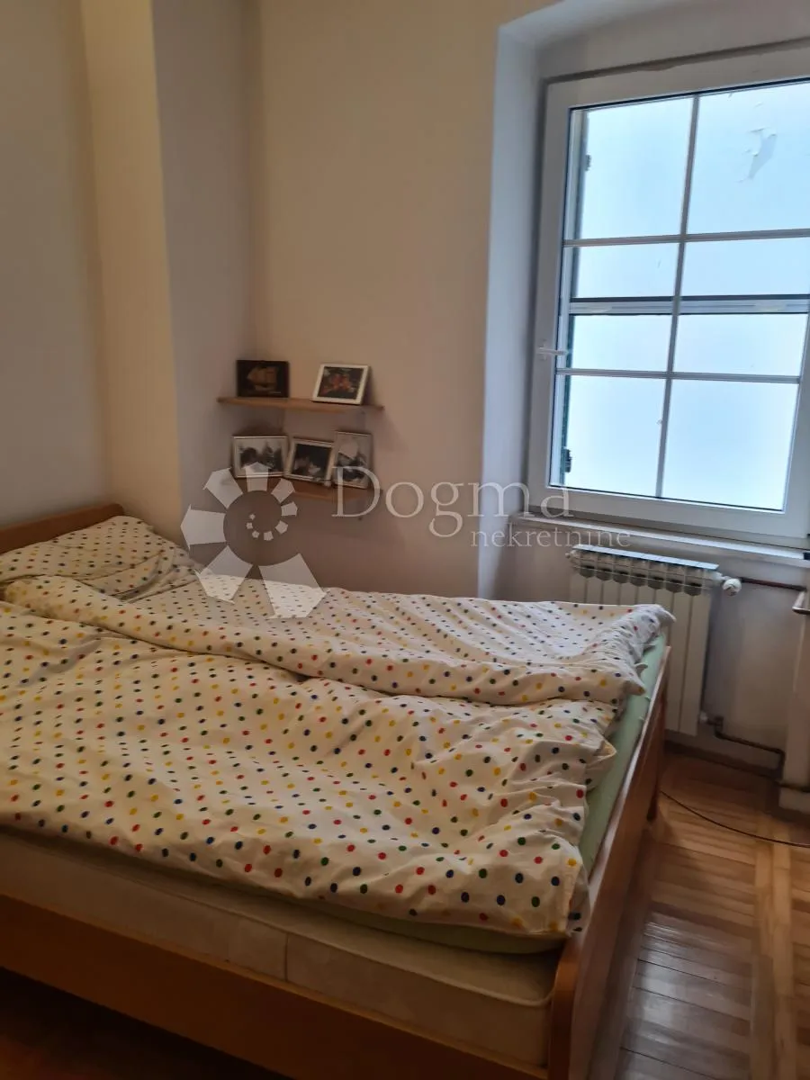 šibenik centar - kamena kuća blizu rive - slika 15