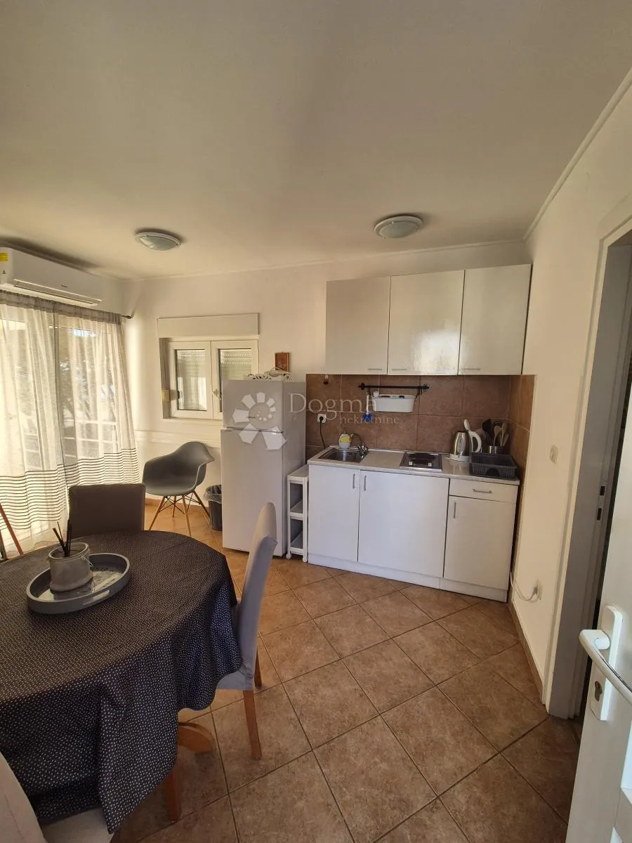 šibenik/zablaće- jedinstveni kompleks uz more: apartmanske kuće s teniskim terenom i bazenima - slika 42