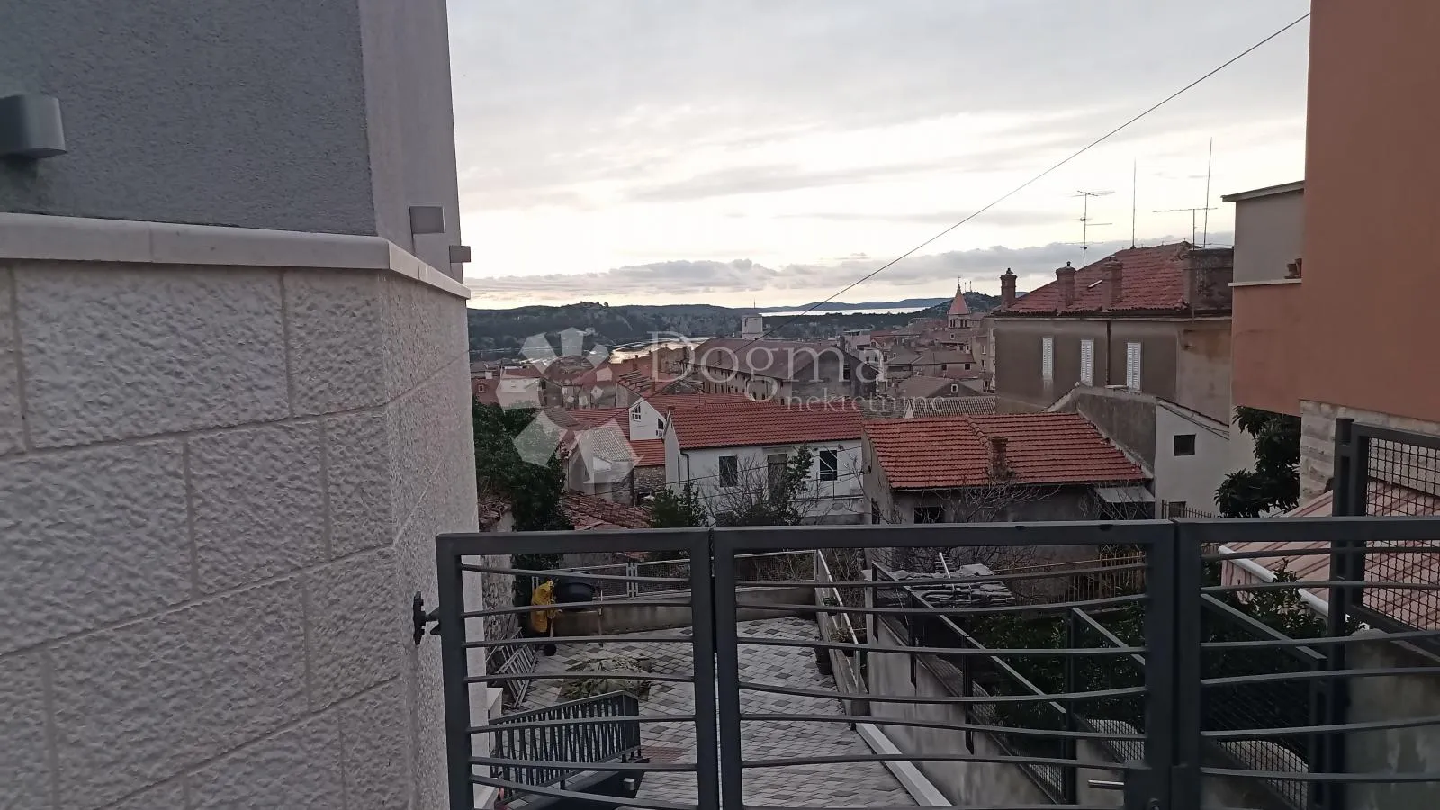 šibenik centar grada prekrasna kuća sa preljepim pogledom - slika 11