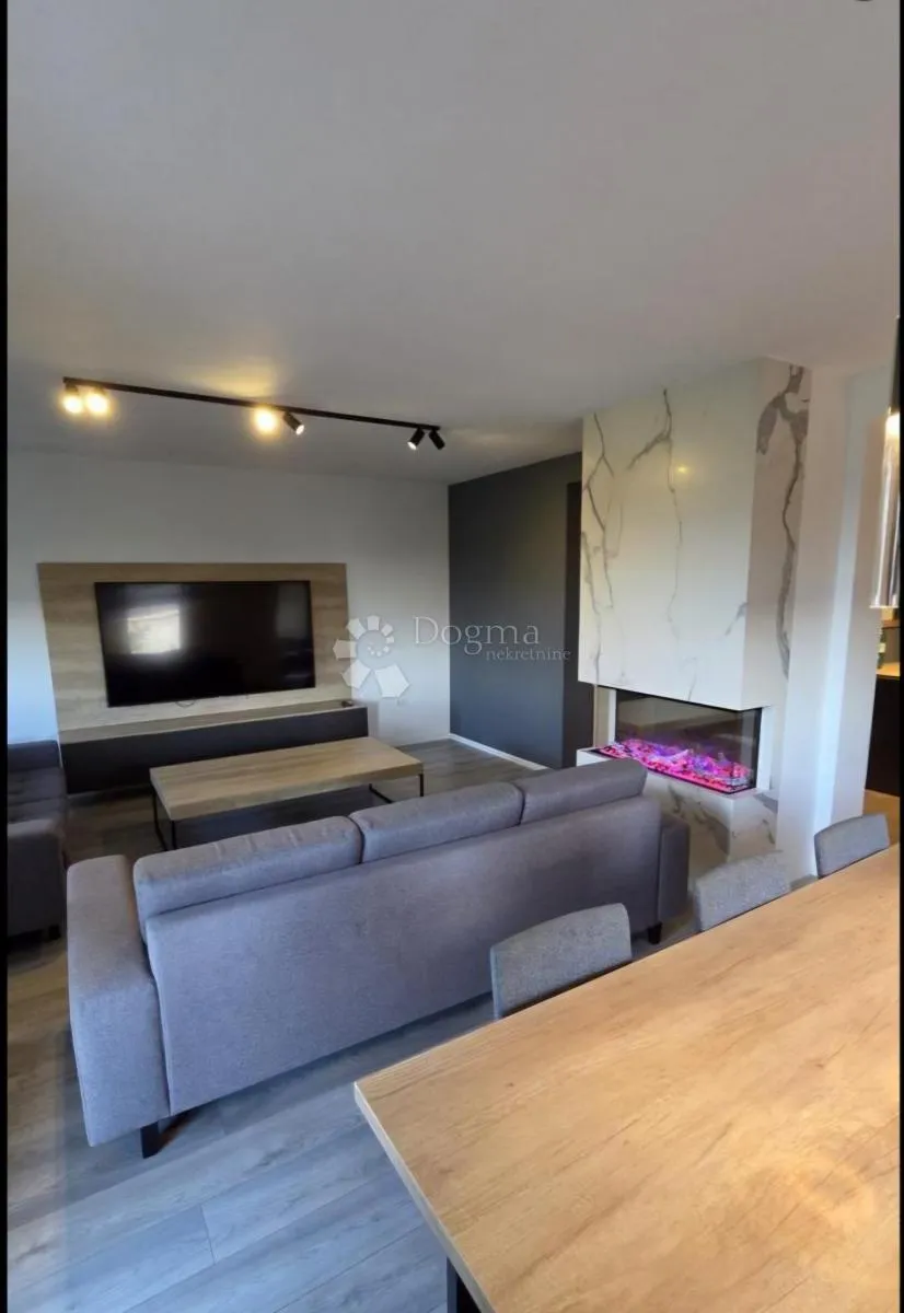 viškovo, sroki – dvoetažni stan s okućnicom i bazenom - slika 8