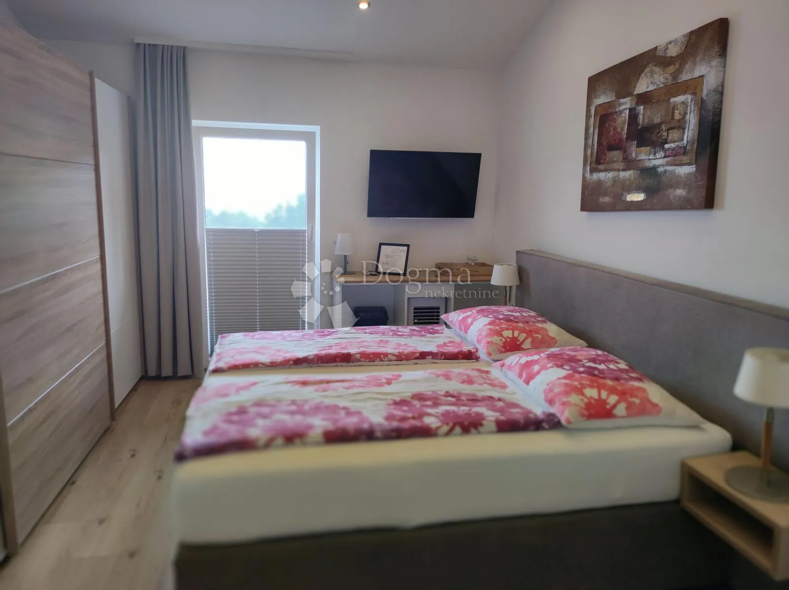 turistička ljepotica sa panoramskim pogledom - slika 7