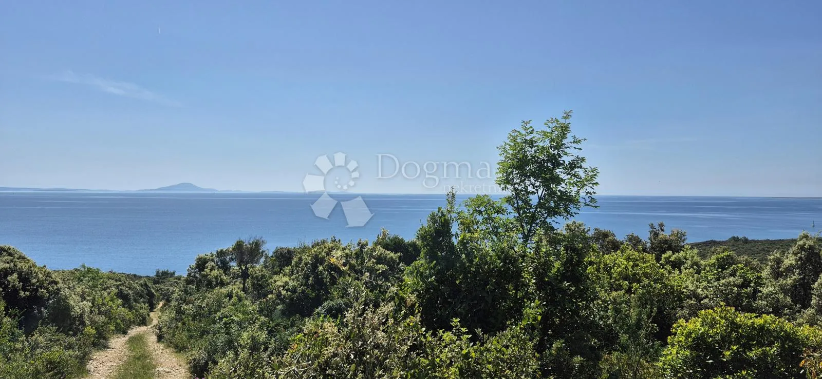 poljoprivredno zemljište s pogledom na more - 250 m od plaže - slika 12