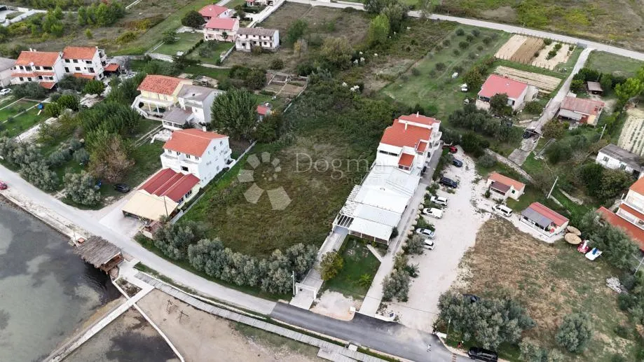 ljubač prvi red: 3034 m² uz pješčanu plažu - slika 4